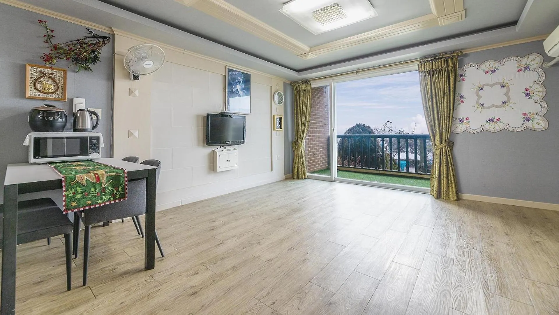 Ganghwa Badatgashimteo Pension Incheon South Korea
